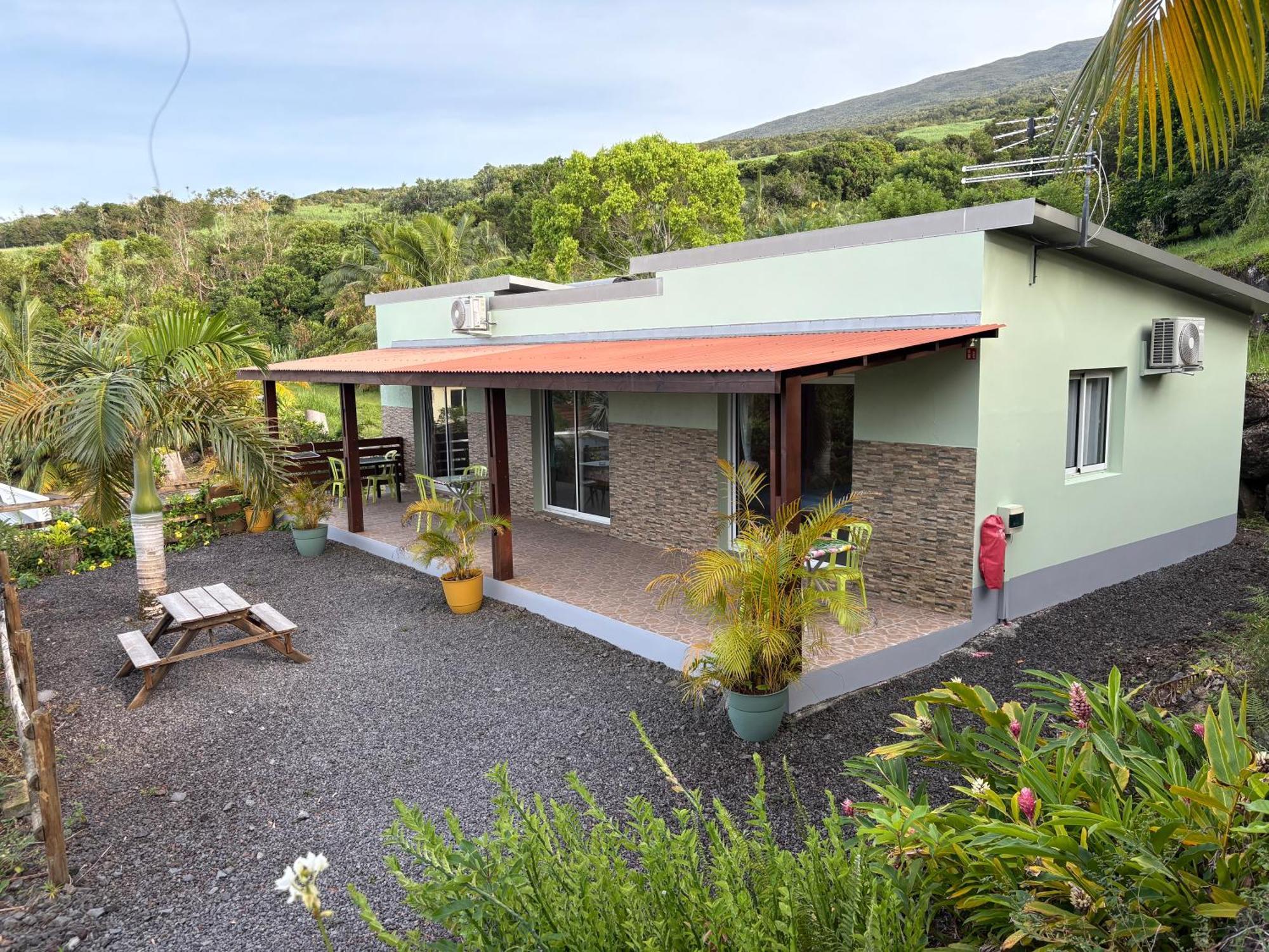 Ferme Auberge Le Ti'Planteur แซงต์ฟิลิป ภายนอก รูปภาพ